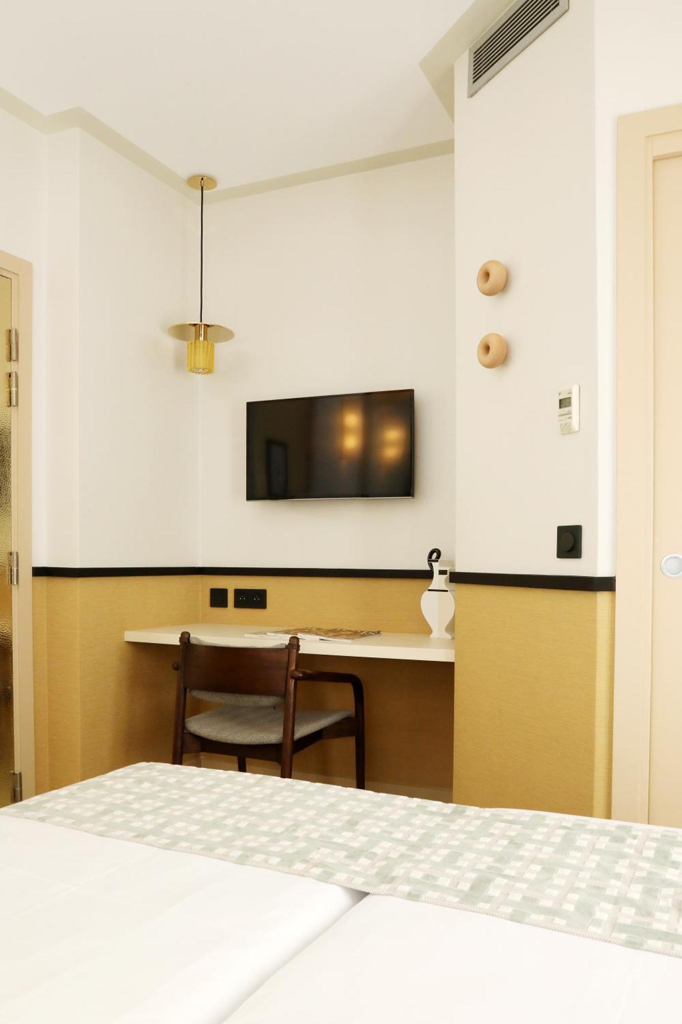 Classic Twin Room